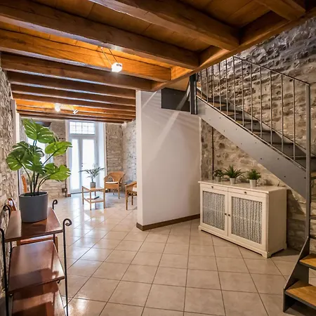 Borgo Molina Casa de Férias